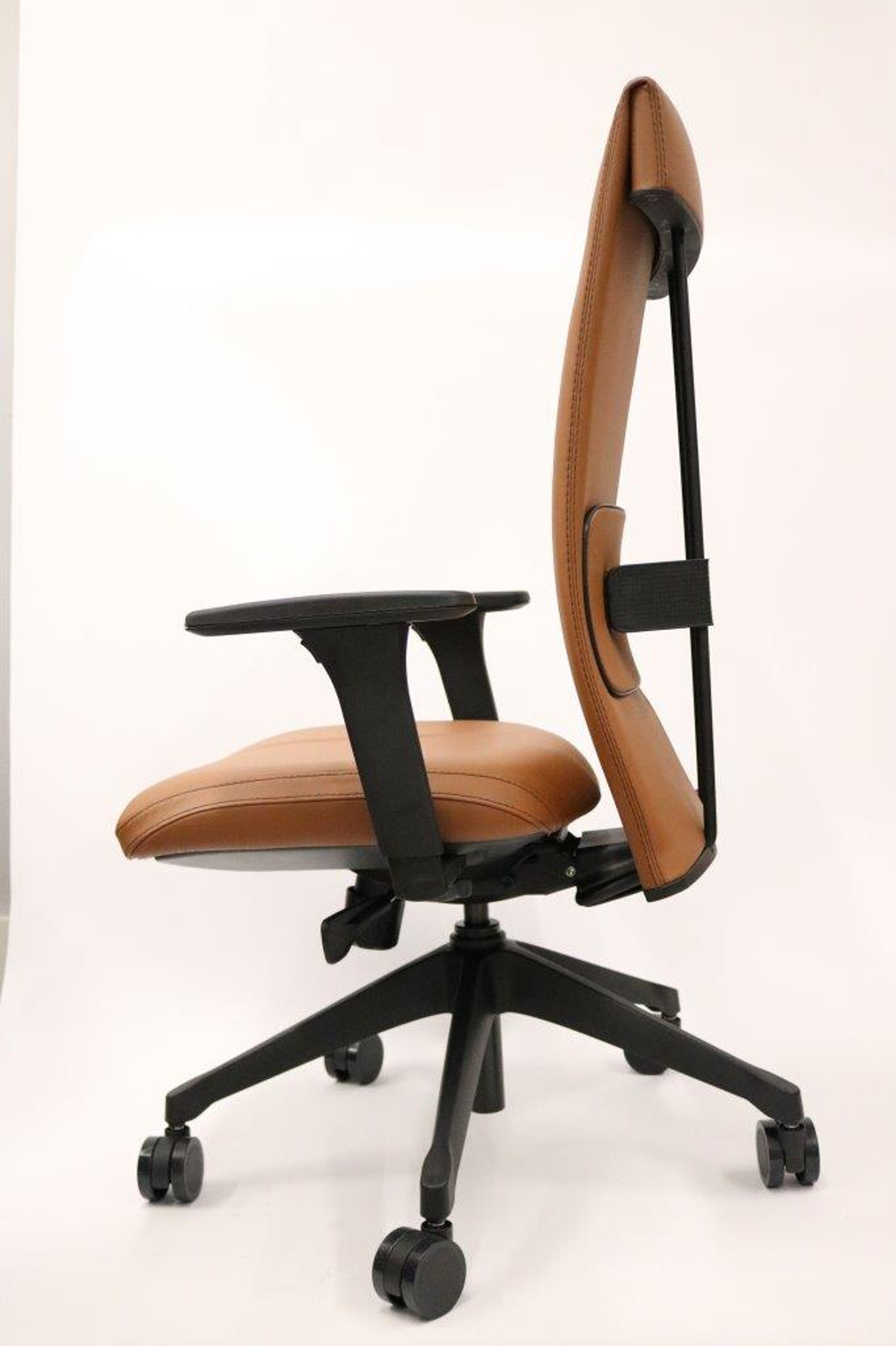 Leef Executive Office Chair in Cognac Leather
