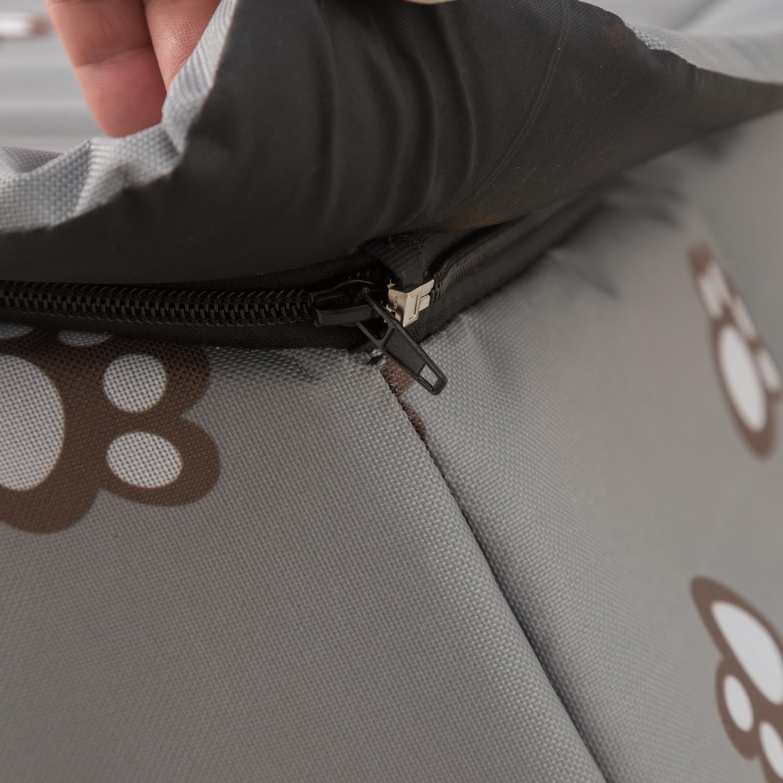 Outdoor Cat House, Cat Houses for Outdoor Cats, Weatherproof Warm and Insulated Cat House with Transparent Curtain Pet House, Stray Cats Shelter